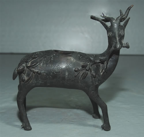 �ں���֦÷��¹ͭ��